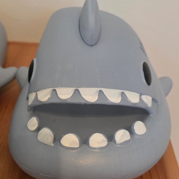 The Cloudies - Baby Blue Shark Slides - Size 7.5 - Picture 4 of 12